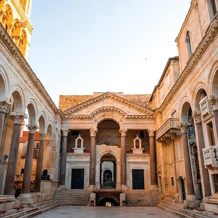 Tanja Oldtown Apartment *